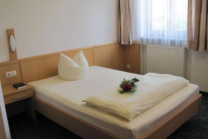 Room 12 of 30