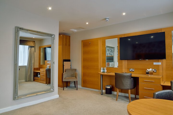 Room 43 of 79