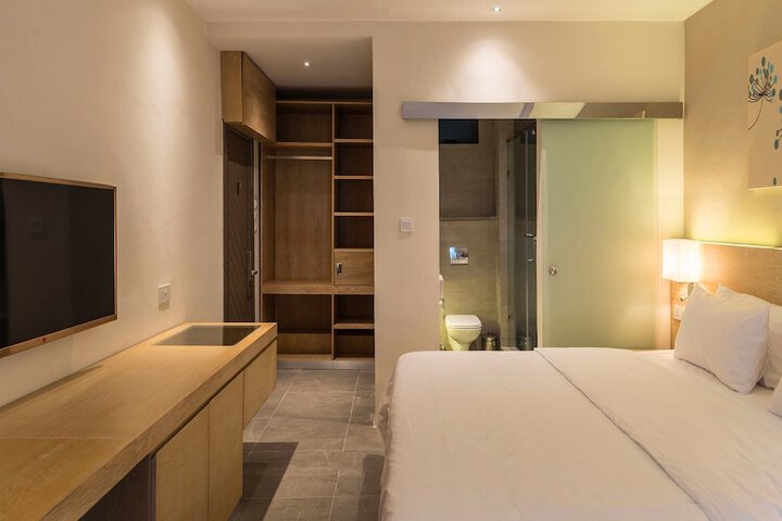 Room 4 of 67