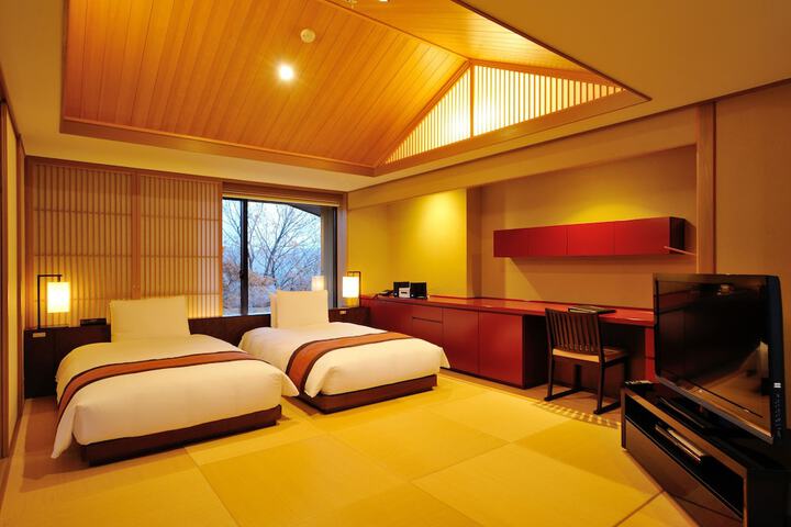 Room 10 of 92
