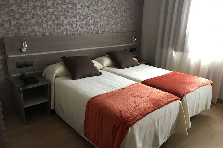 Room 15 of 38
