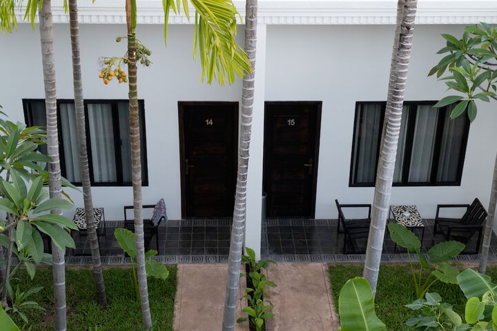 Hotel Exterior 52 of 57