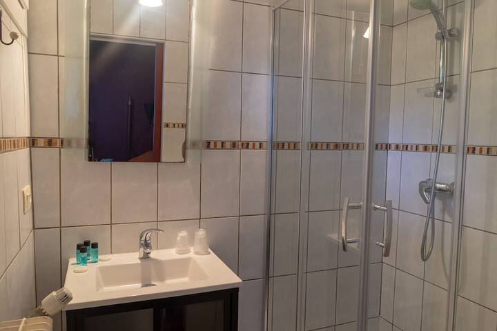 Room 17 of 25