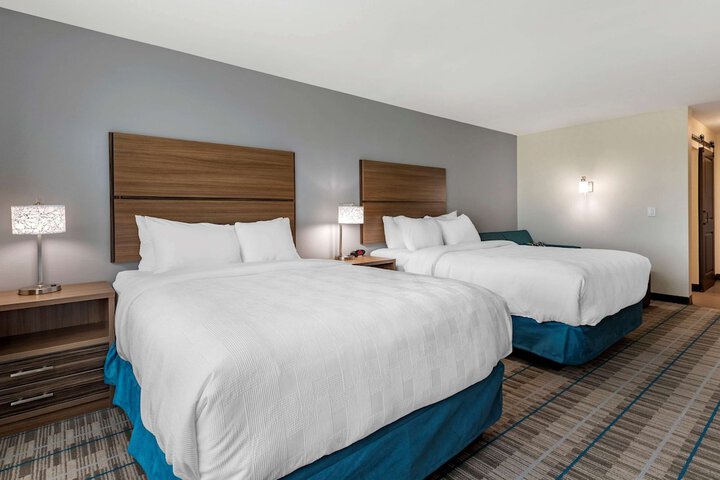 1 King Bed Efficiency Suite (8 of 9)
