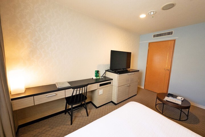 Room 170 of 239