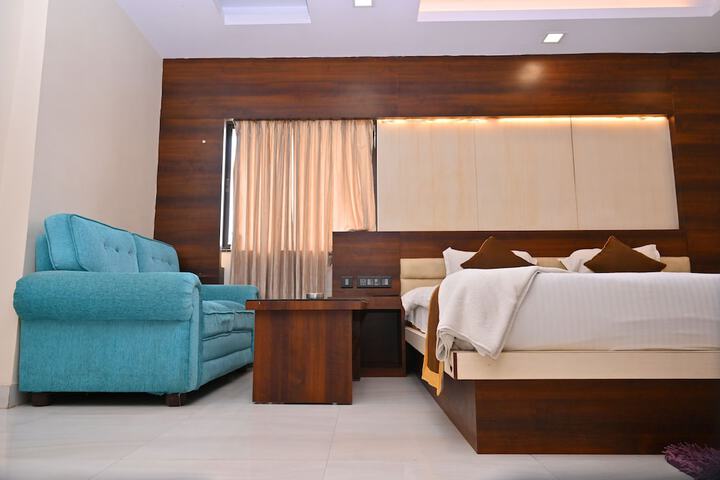 Room 7 of 114