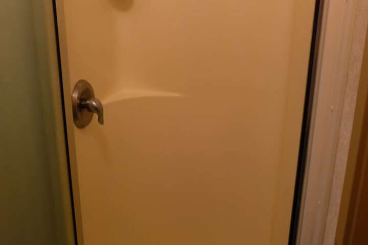 Room 13 of 33