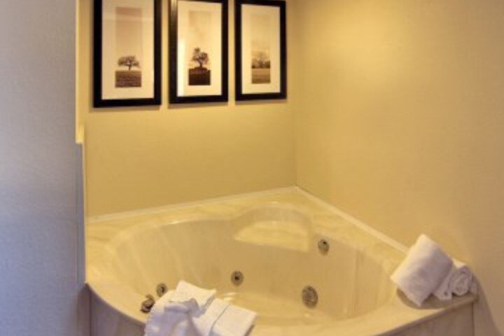 Hot Tub 39 of 54