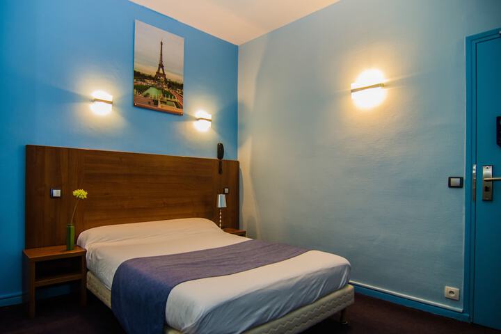 Room 7 of 40