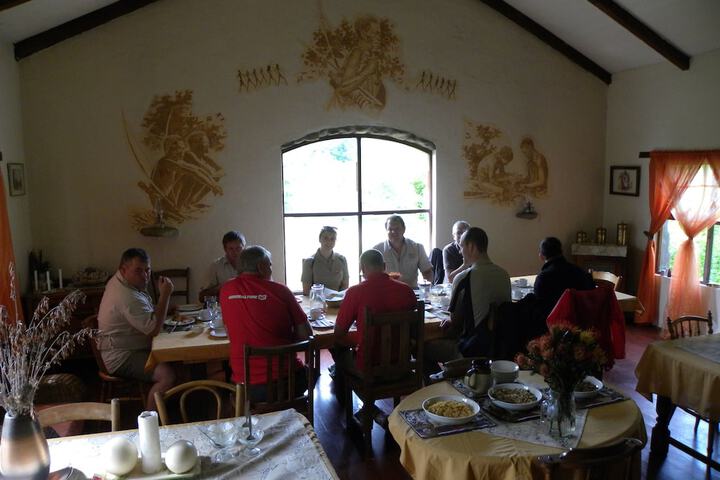 Dining 32 of 61