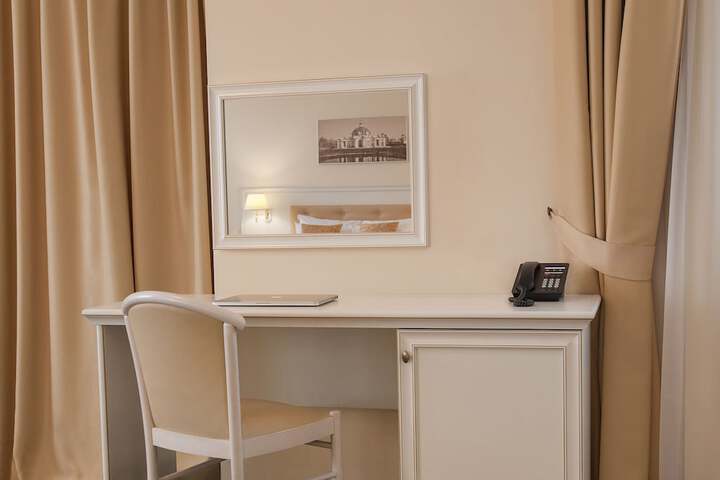 Room 15 of 73
