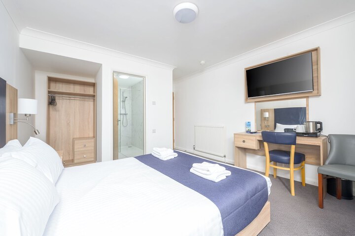 Room 32 of 63