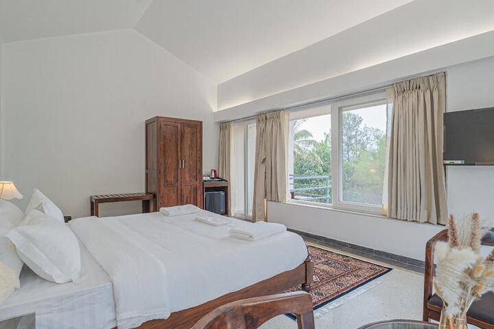 Room 10 of 37
