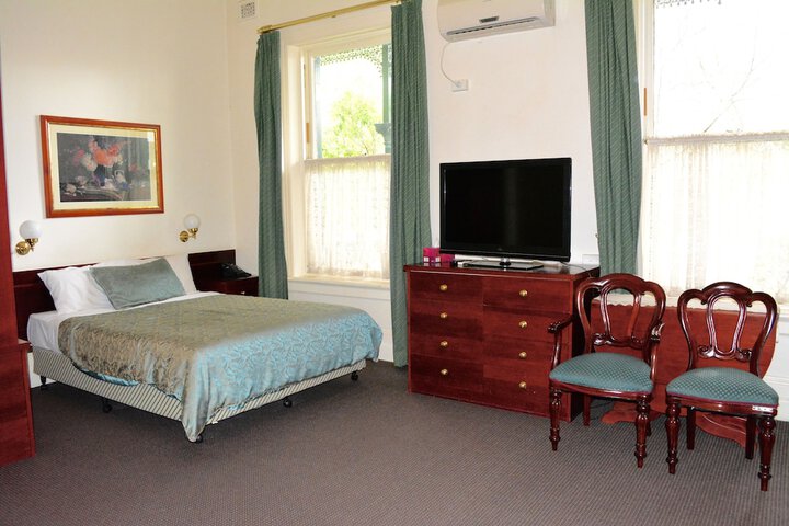 Room 398 of 768