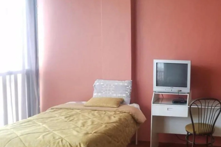 Room 6 of 9