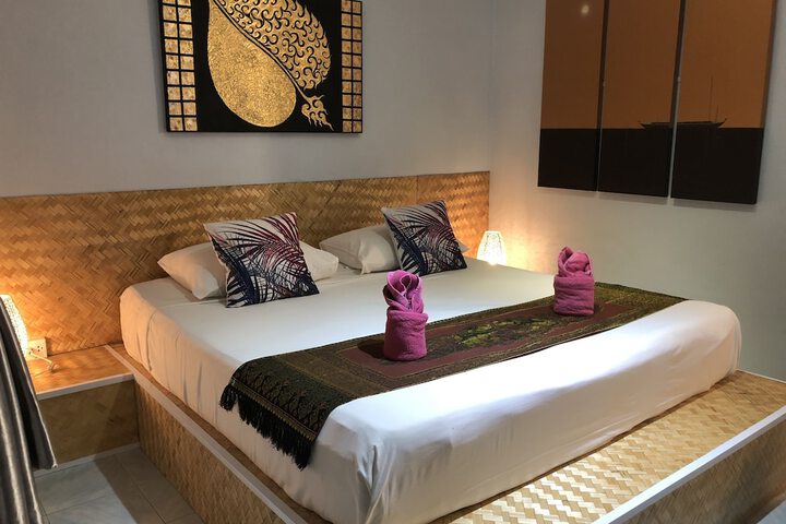 Room 3 of 95