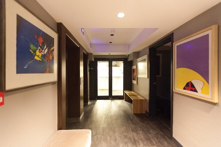 Ballroom/Hall 78 of 97