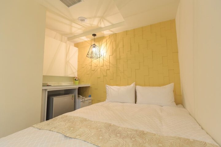 Room 35 of 60
