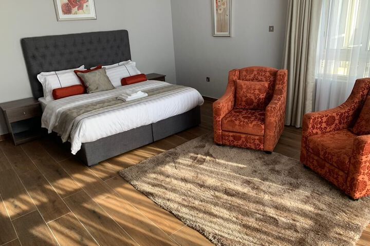 Room 4 of 4