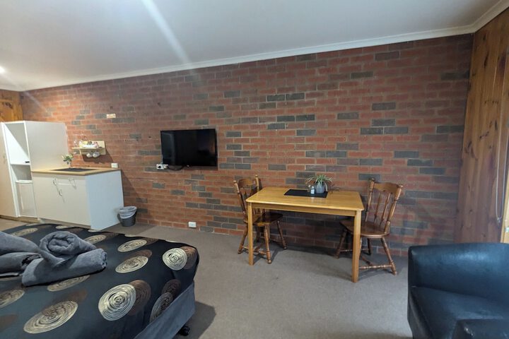 Room 33 of 74