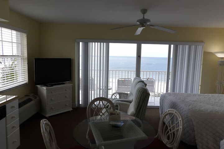 Room 136 of 229