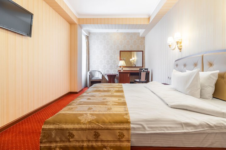 Room 7 of 113