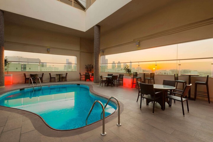 Hotel with Pool