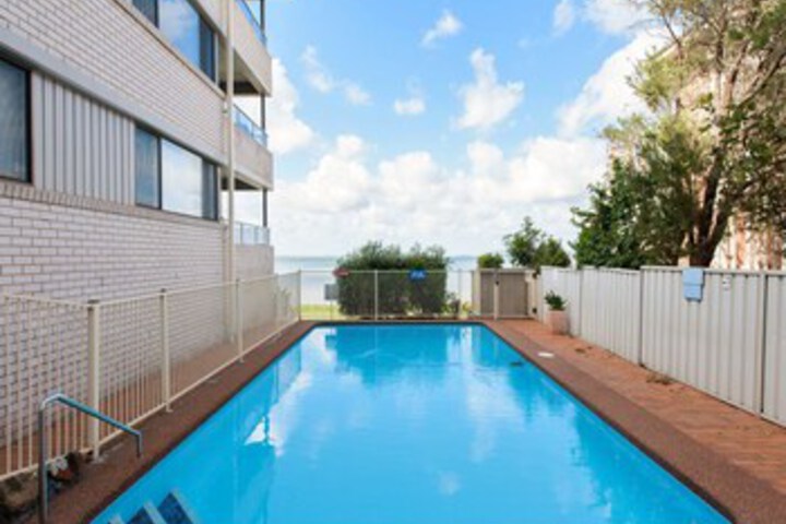Pool 6 of 12