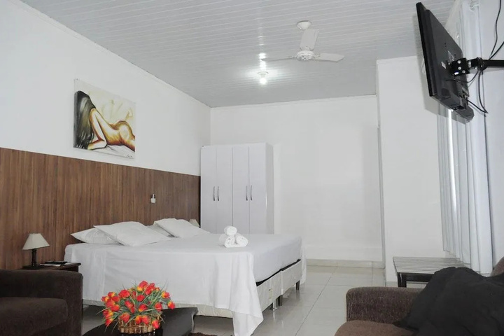 Room 6 of 14