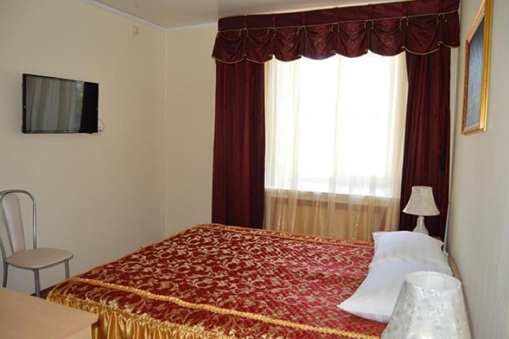 Room 5 of 19
