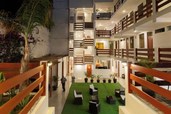Hotel Exterior 38 of 44