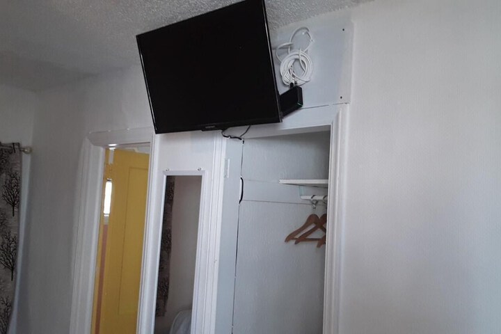 Room 72 of 204
