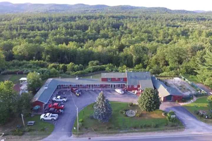 Photo of Midway Lodging