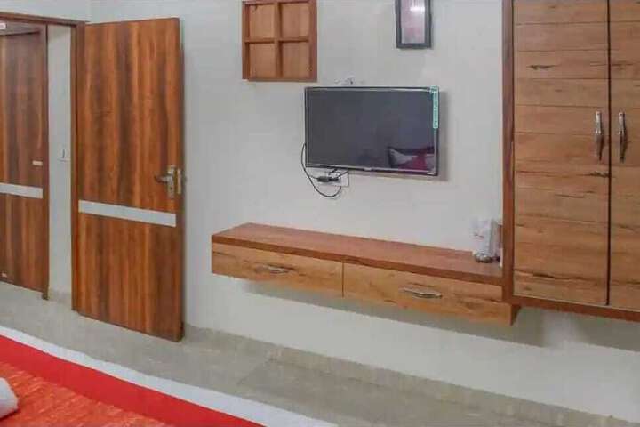Room 19 of 34