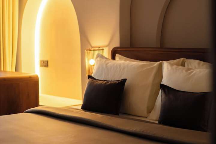 Room 4 of 43