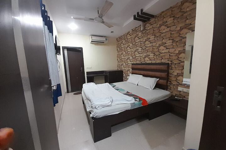 Room 15 of 43