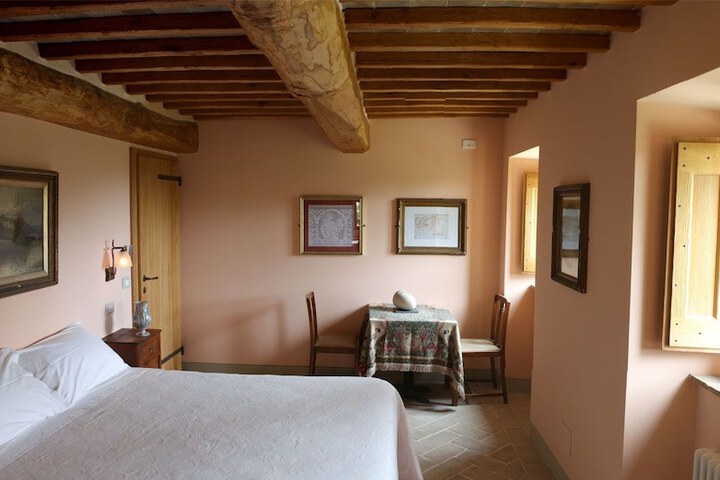 Room 7 of 75
