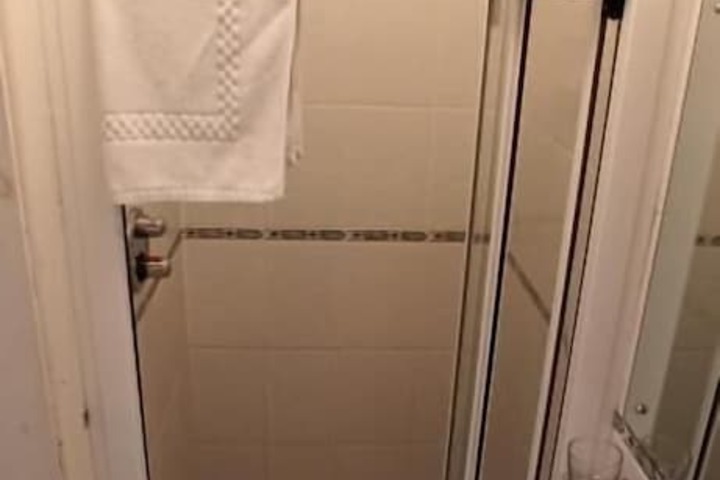 Room 30 of 46