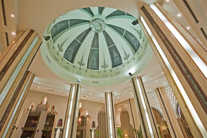 Entrance & Lobby