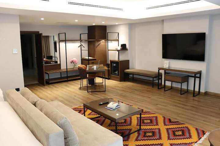 Room 6 of 31