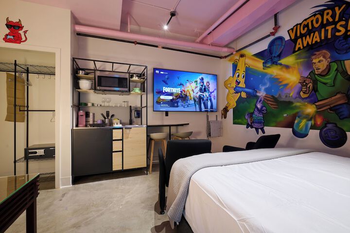Room 62 of 92
