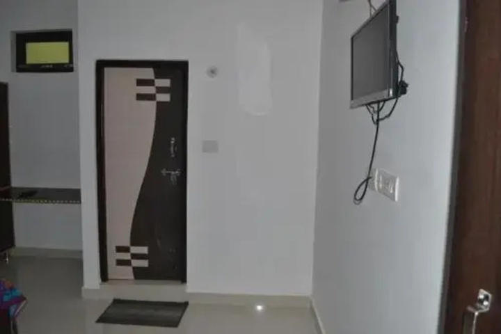 Room 6 of 11
