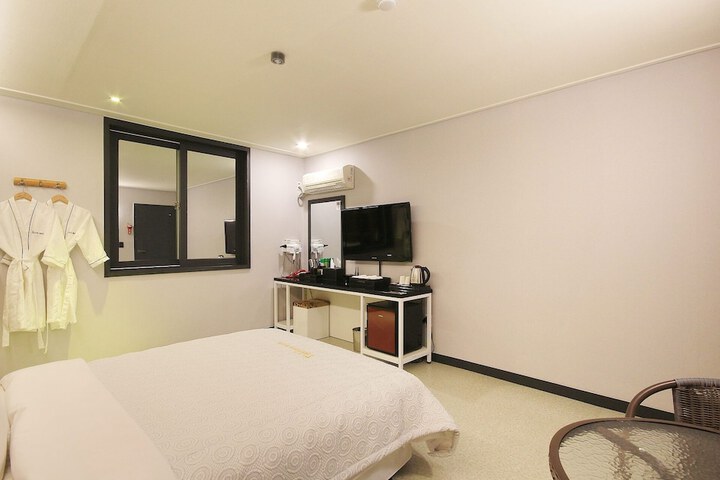 Room 48 of 118