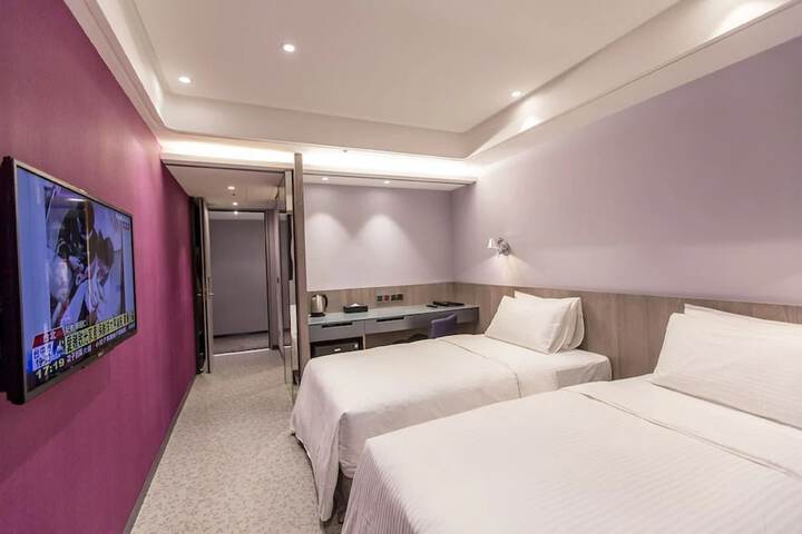 Room 21 of 64