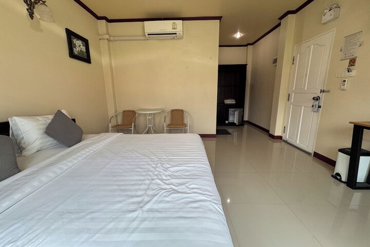 Room 13 of 62