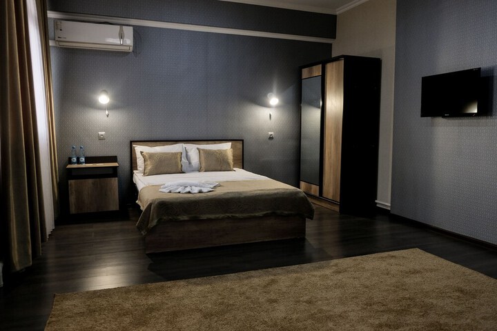 Room 8 of 45