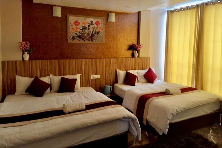 Room 4 of 10