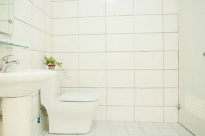 Room 4 of 20
