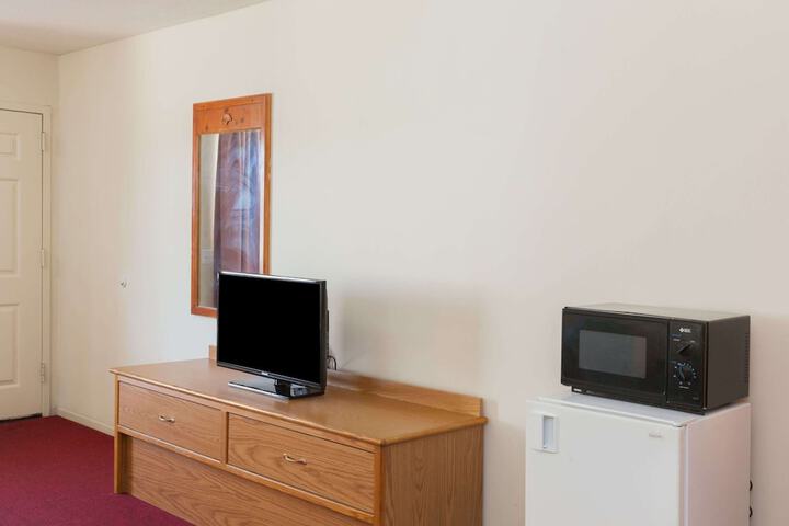 Room 4 of 17