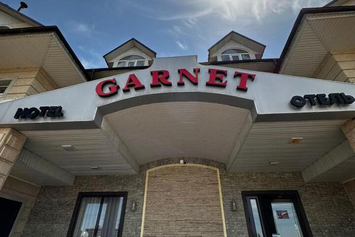 Garnet hotel